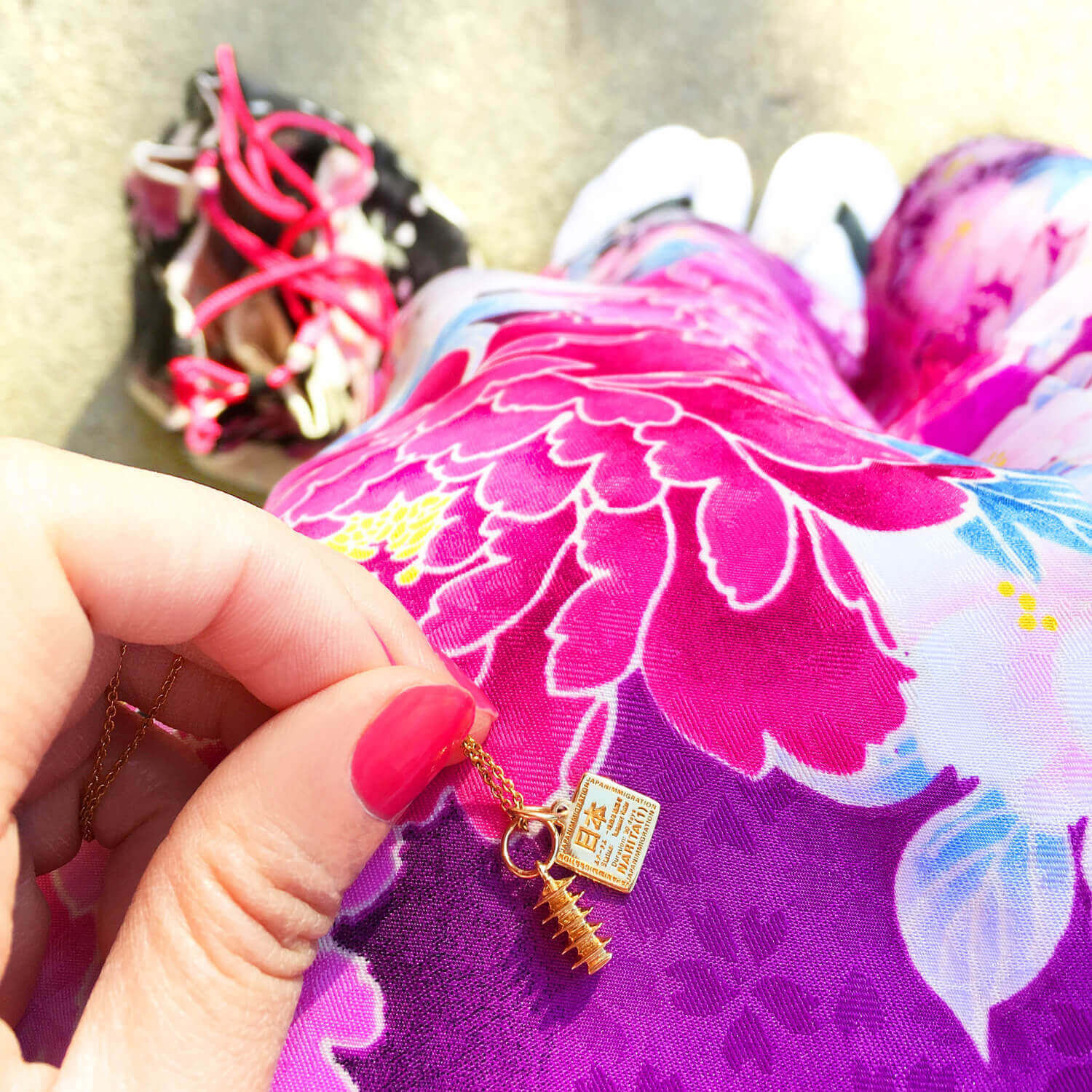 Pagoda Charm, Solid Gold Mini – JET SET CANDY
